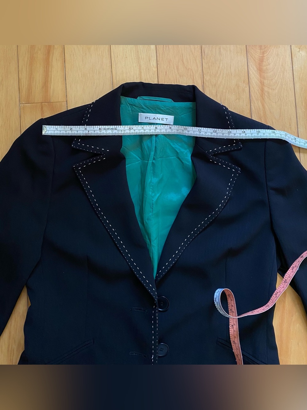 Vintage Black Women's Tailored Blazer with Green Lining and Cuff Detail - Picture 13 of 14